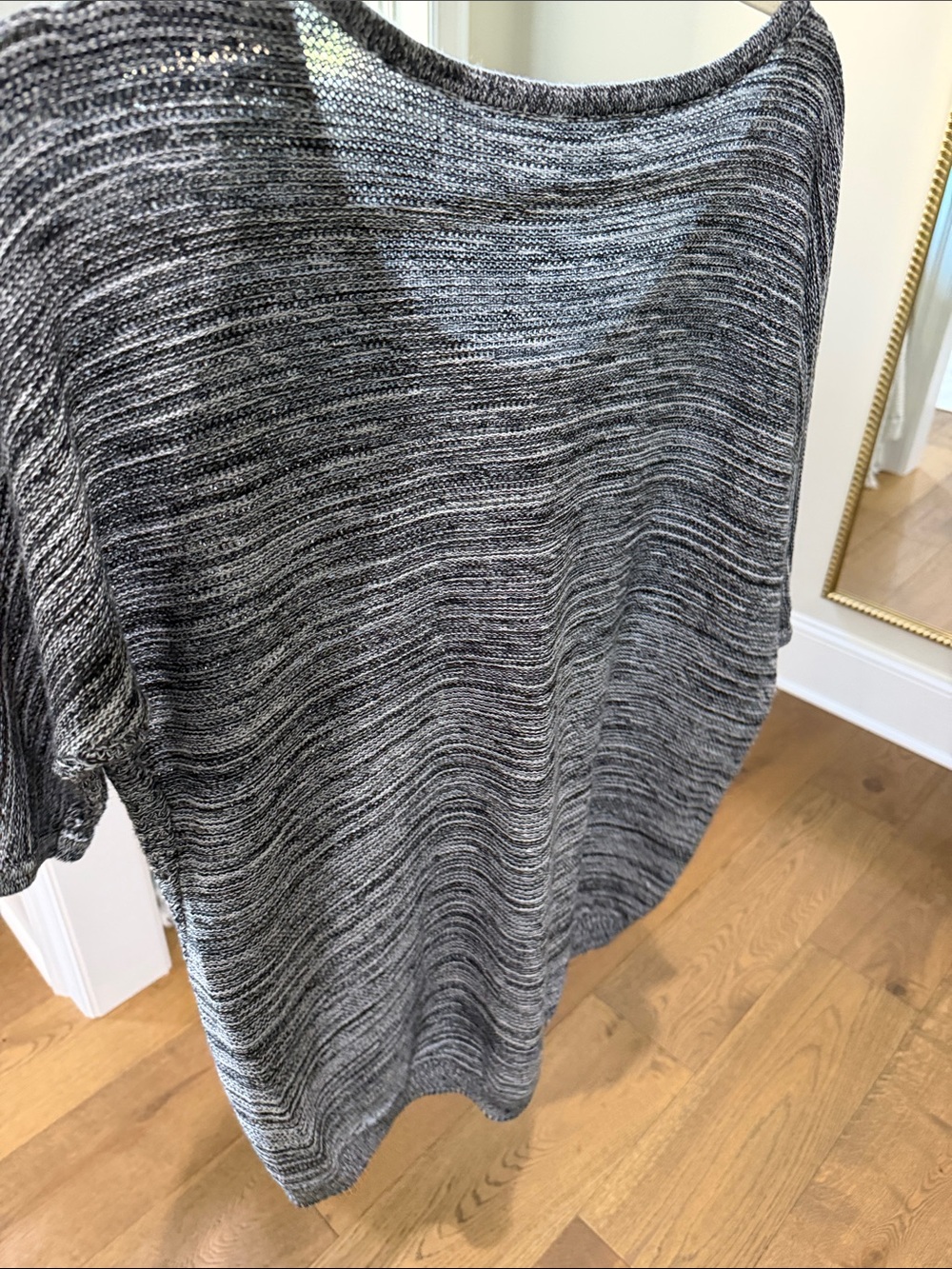 Gray Short-Sleeve Knit Sweater - Comfortable Everyday Layer - Picture 2 of 14